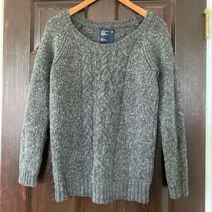 American Eagle Outfitters Grey Crew Knit Sweater Size Small